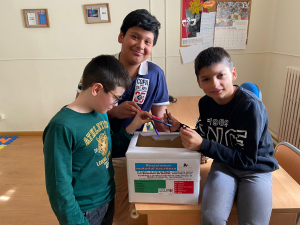 PROYECTO DE RECICLAJE DE MATERIAL ESCOLAR.